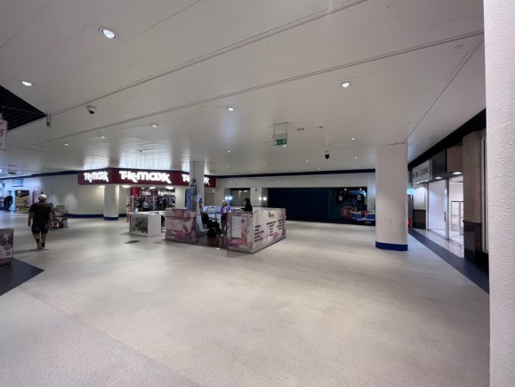 b2efb8c1 615f 40e0 bdef 45e6c3afe20d_web