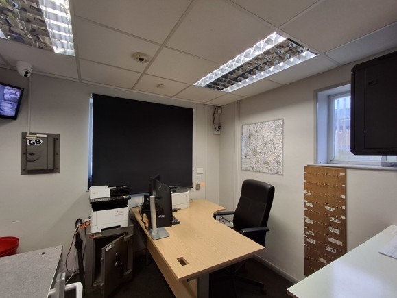 f23d5f45 4570 477d 9af2 873be9a4e91f_web