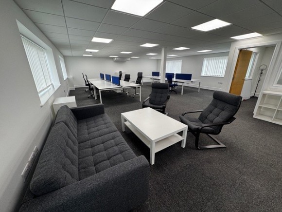 7402b8d7 5381 4f61 af95 4c2bb6c54cbc_web