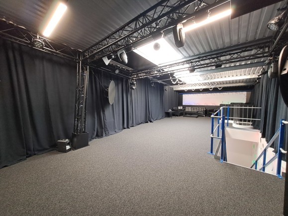 c2becb28 1988 4d59 b03b d36a6cc0abfd_web