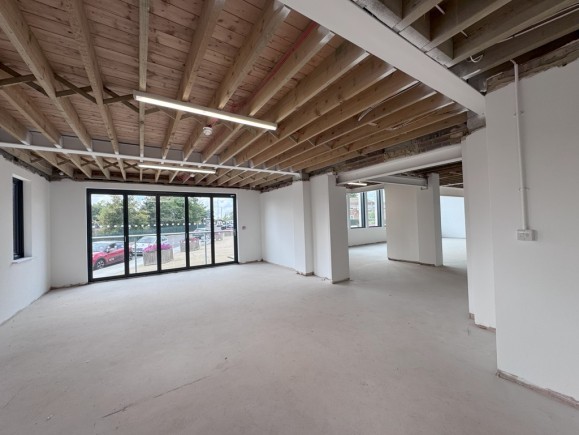 2b3fc770 bcd1 4f64 9f7e 30e65ff287e1_web