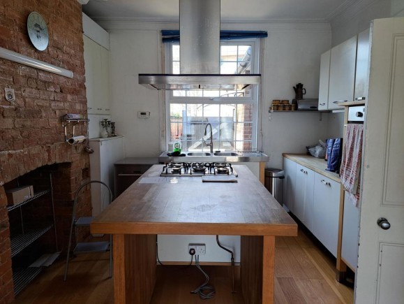 535fe513 c3a7 4aaa b11b f99151f2a12f_web