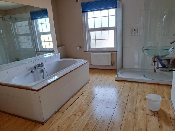 7f5fd0df b079 43a9 a260 5c69a90c1ab5_web