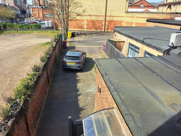 9677453b f1d0 414b b148 e55ad762ea74_web