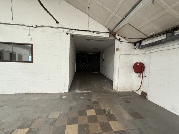 64cc106d b582 4c35 aa46 5a0b29b7ba46_web