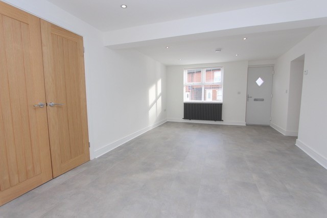 879bd3a4 e670 4505 8246 b398976e0c99_web