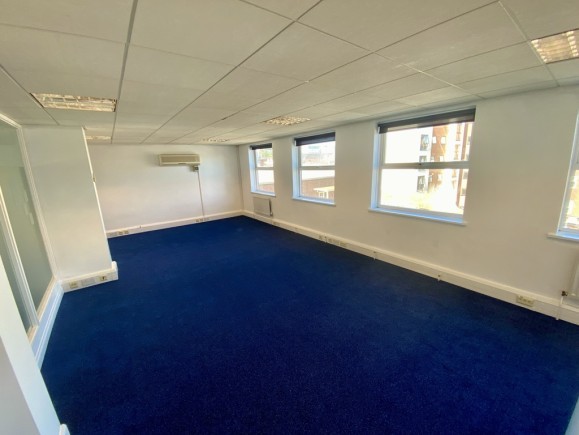 985c7444 8c12 4e9f 9083 332fe6c32e06_web