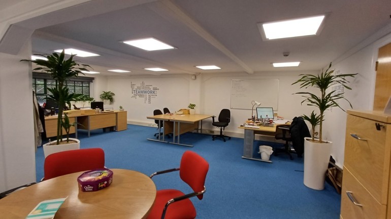 60d8773a fcc0 4a01 b9a4 c781bb4608c1_web