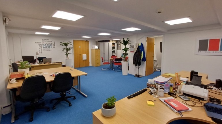 8cf5d7ac 586e 4a09 b3b5 b51d5160ba88_web