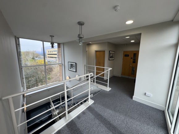 f09ba595 8f6c 40fb aa1b f6c1dbf6e98d_web