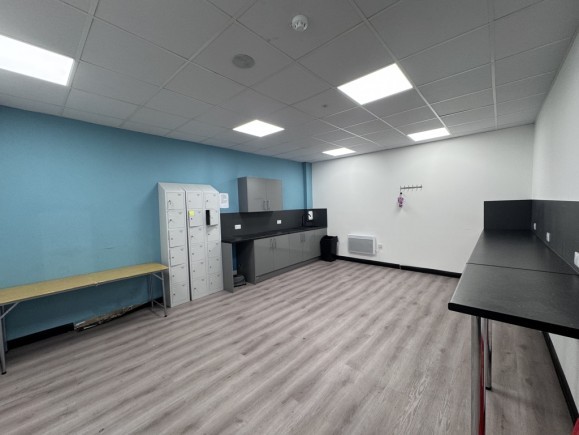 b3c426f3 9057 4f23 83e3 10717c18b942_web