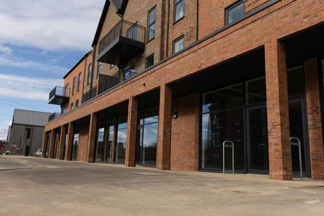 808c604d af7f 4a53 aa17 aadbd802ff38_web