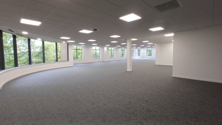 e06ec0c0 800c 42c3 bb86 c51648b61b85_web