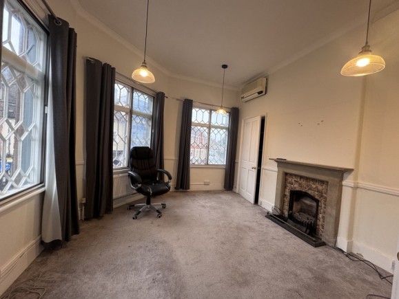 d77038c8 110d 4d37 bcba 30f1b134f55f_web