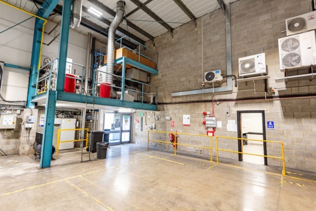 a77312ae 7aed 4003 b362 e9770f0c201d_web