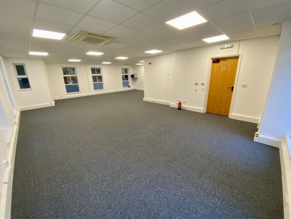 dfcedaba ff80 48d2 ad31 3f659a9c44a6_web