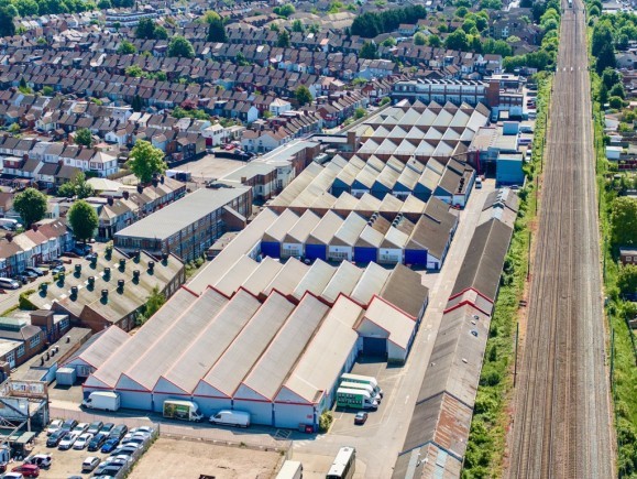 33e2978f 1559 41a3 9d95 f4d484379b39_web