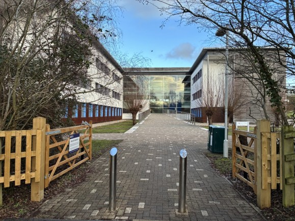 d40301e4 4aa9 4b75 908f 26c1dcbe7dbe_web