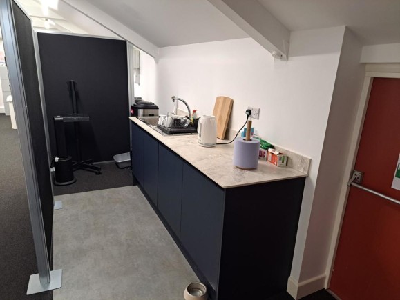 a402bf31 decb 4013 89d7 85f83de3e95f_web