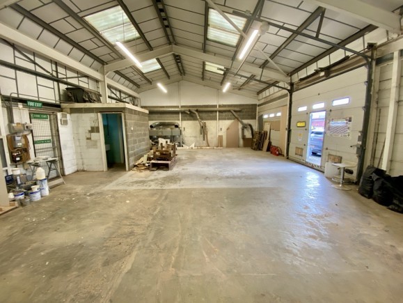 381da838 58ef 4847 ae53 f5680187223f_web