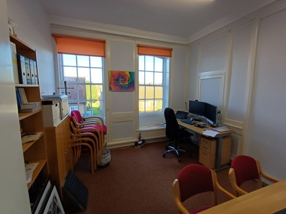 806b35ec eb98 430a a8e9 7459a4a55a3c_web