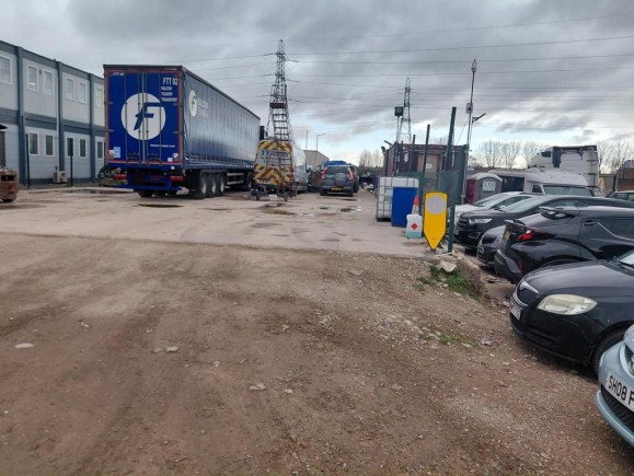 81580649 2946 416e 8dc3 2677ca804a1f_web