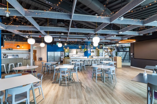 8d896dfb 318e 4181 946a aa1884a51c6b_web