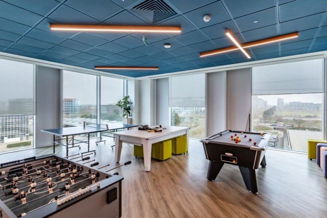 bc8d7638 e64d 44b9 99fd 2e2faa81a3fa_web