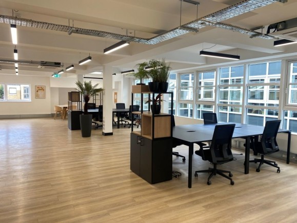 3b83f300 bbf6 4bf6 a33d e27f6b928c8f