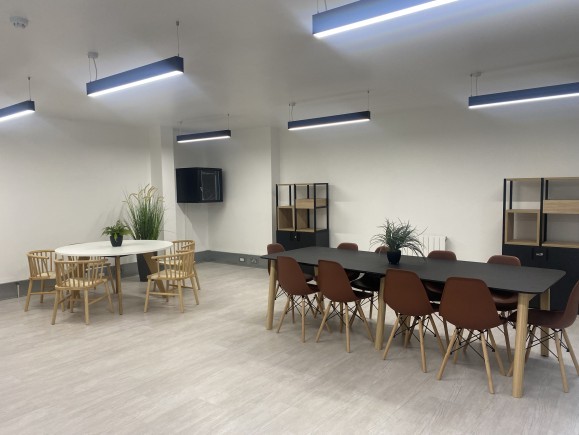 42939629 ac17 47a7 a8fa e19249a78f3b