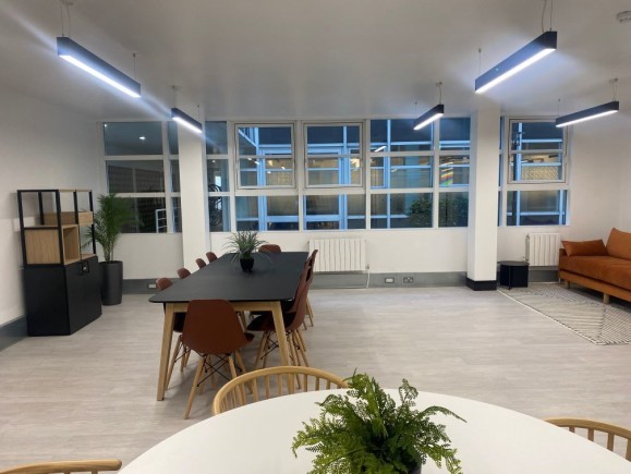 98dc9b1b 3012 4a71 9d9b 803933cffbe4