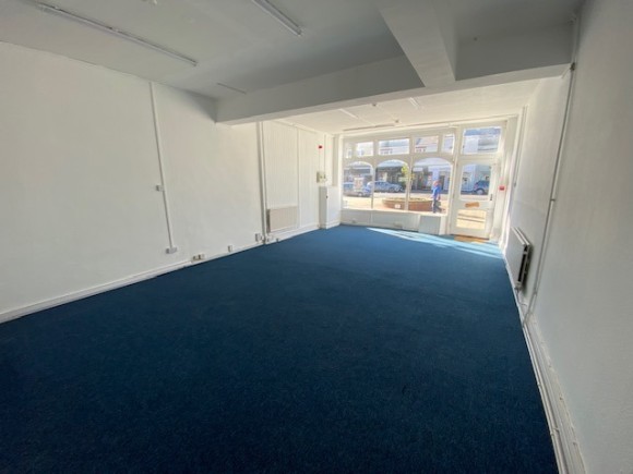 a04b7f94 f731 4742 83b5 c511f5576090