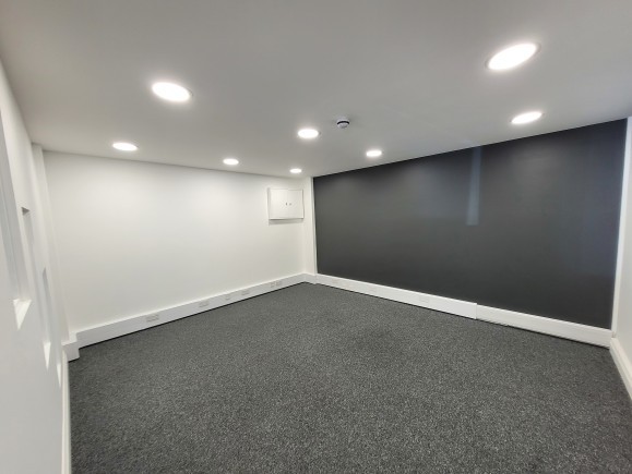 e75162bb d8c7 40e6 94df 61f95c50235e