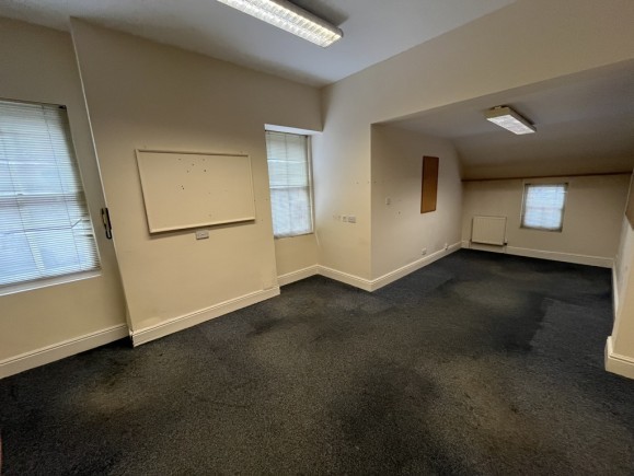 b67eda50 56a6 4e33 88bd 649d1cfeb3bc_web