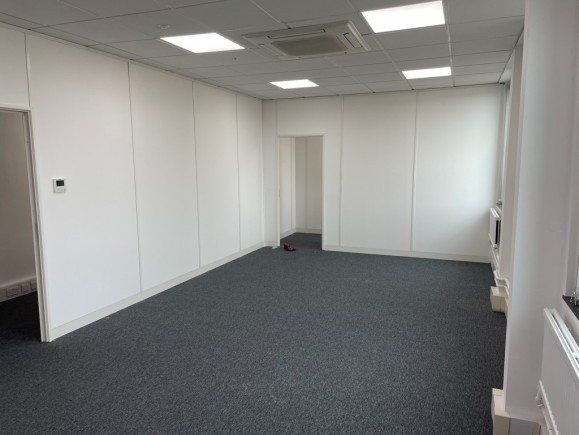 57a29e4d daa5 41bd a20d b569a88559b2_web