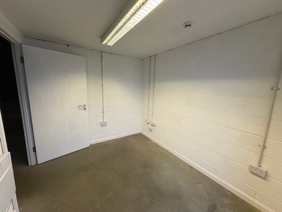 c094d393 4980 41b6 9388 02721c7abfe8