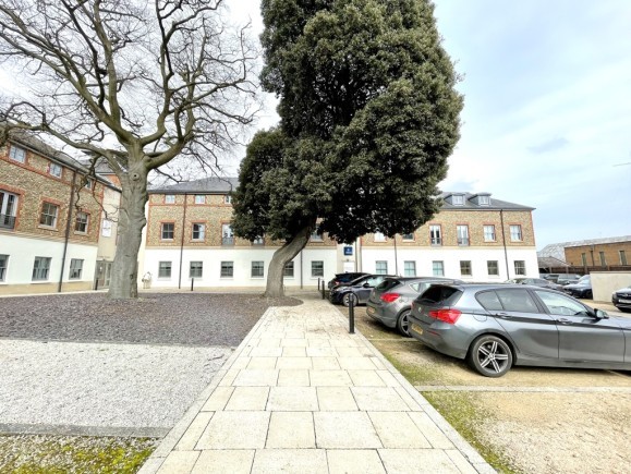 eeef2039 a61c 4bfa a4dd 50654680705d_web