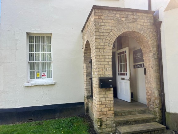 bada81ac 8e4d 43c1 b128 15ddaaa3a6f9_web