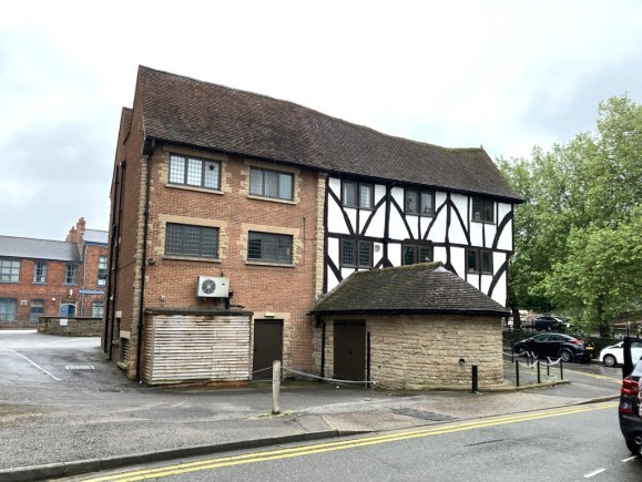 efd30b0f ce08 47c7 bc13 bf06ab7c9427_web