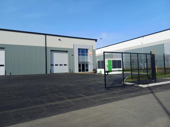 7351819c 6096 4d83 896d df9142e3b7ad_web