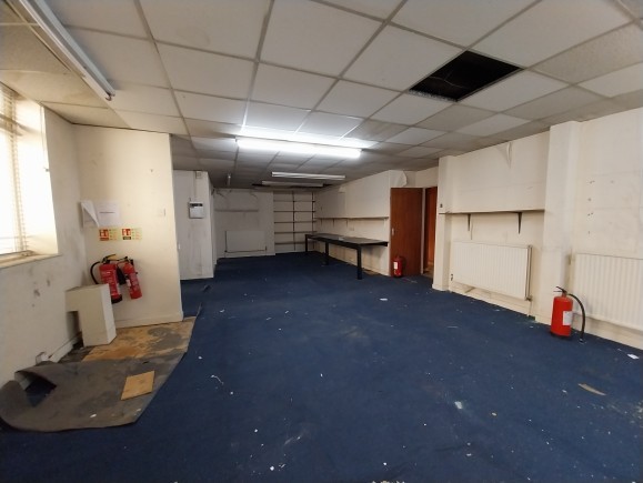 ab9443ad 36af 40b7 a46d 61d854fe647e