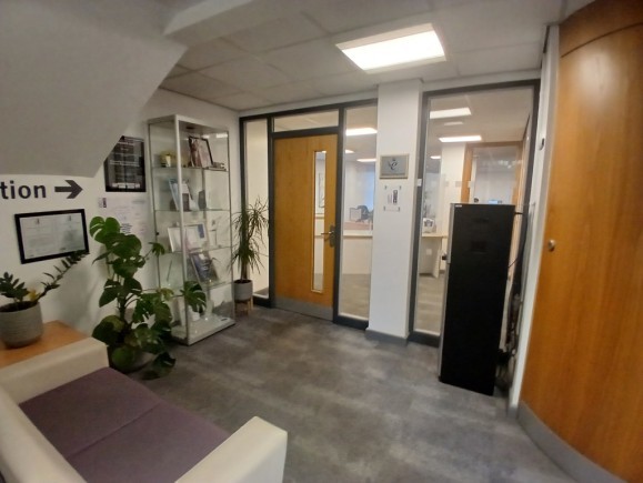 a066f45c b569 4b1f 9e12 b04d30349ce9_web