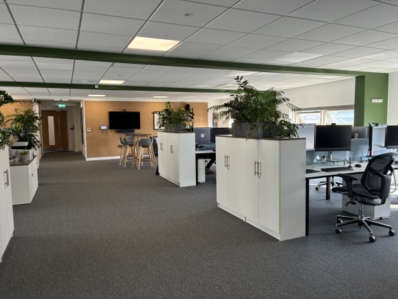 d63402f7 d7bd 4e27 9031 b0077af9f216