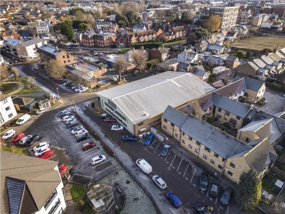 9e0832f9 91c5 47c1 871c fd394d0184e1_web