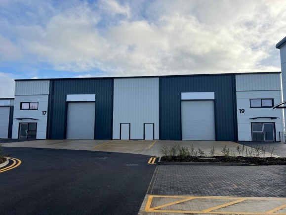 430055c7 310a 46a5 bd93 0d4087793135_web