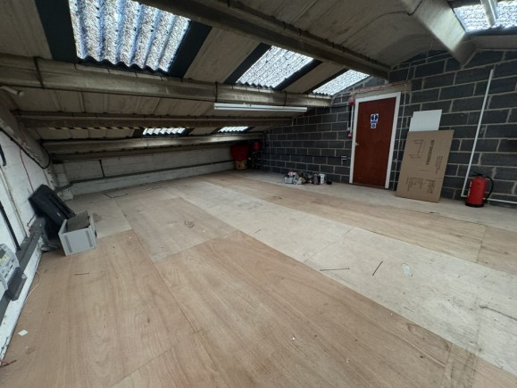 e1cb0c94 b015 4b4d a3ca f009e6e50fe1_web