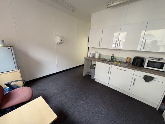 adf6156f 8f59 4980 a22f e98d5cd2c950_web