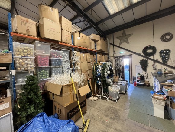 b4208eb1 8b4e 4fef 98d1 6f01269d0f7b_web