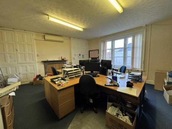 93418602 b268 4299 9a48 1ec45ef3e421