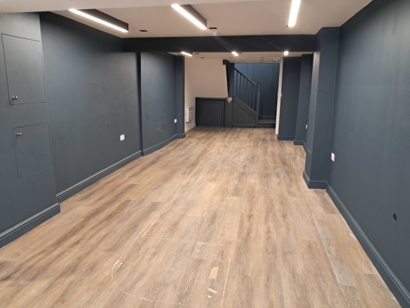 71e027aa ee22 4c35 8981 ee6c21edba0b_web